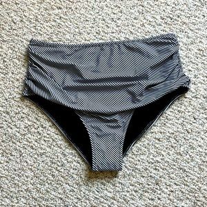 NWOT Black/White Beachsissi Bikini Bottom